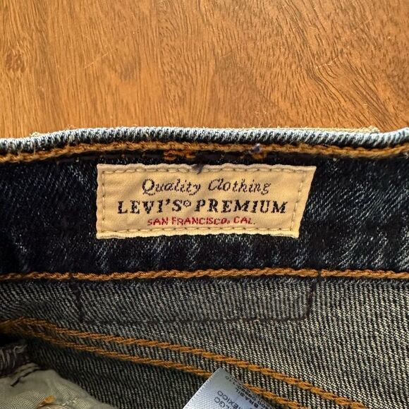 Levi's Wedgie Straight Jeans - Picture 2 of 7
